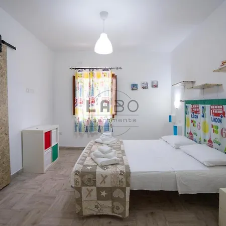 Ilios Apartment *